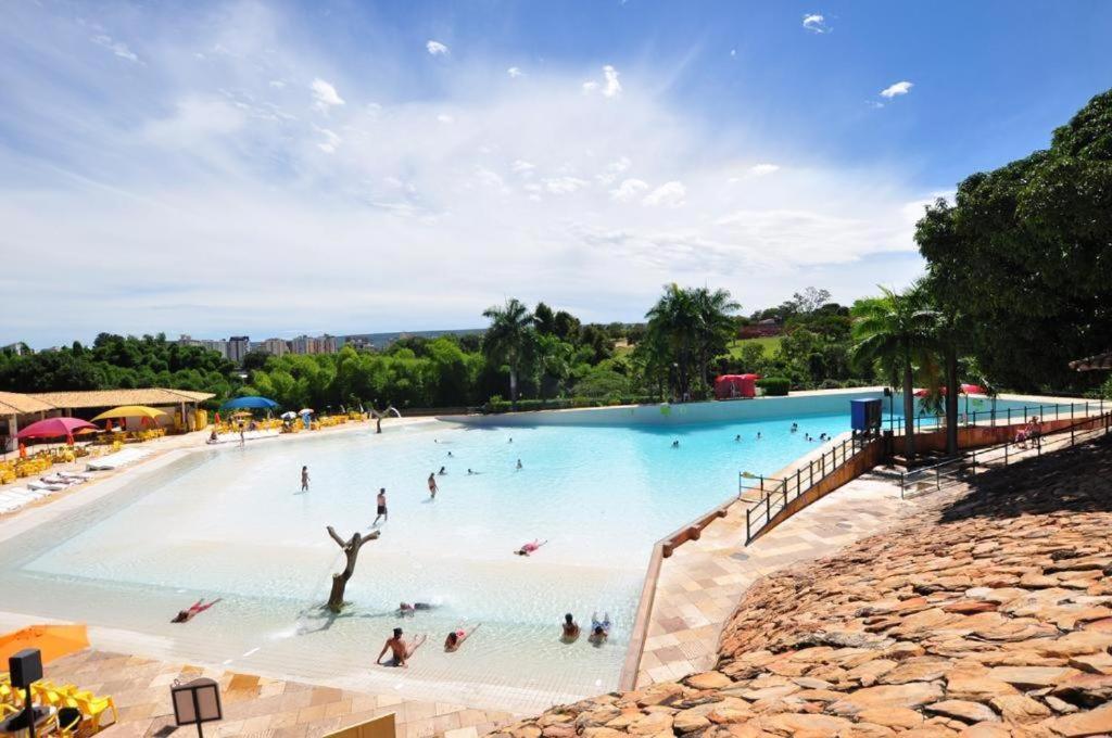 Piazza Diroma - Cortesia Park Diroma, Splash E Slide Caldas Novas Εξωτερικό φωτογραφία