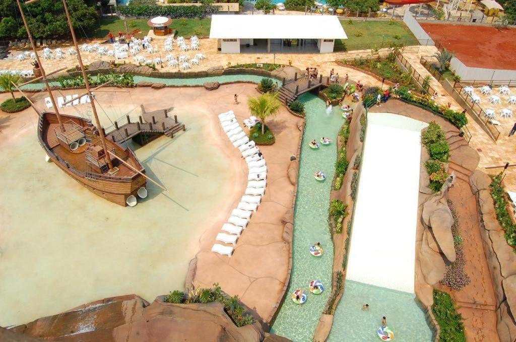 Piazza Diroma - Cortesia Park Diroma, Splash E Slide Caldas Novas Εξωτερικό φωτογραφία