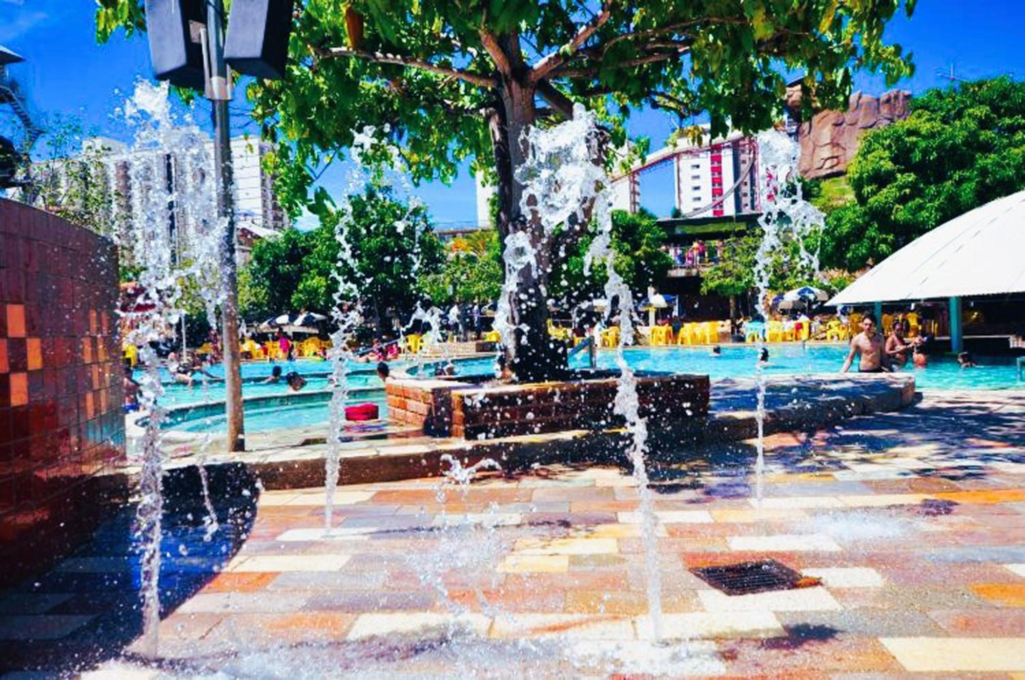 Piazza Diroma - Cortesia Park Diroma, Splash E Slide Caldas Novas Εξωτερικό φωτογραφία